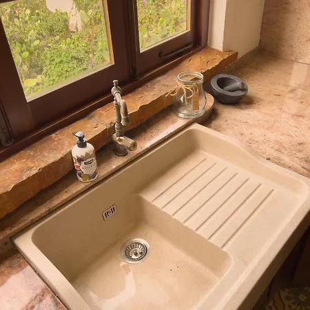 Traditional Maltese By Ma خليج سانت بول