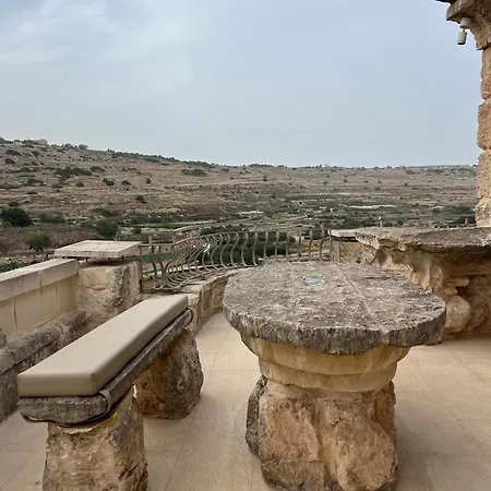 Traditional Maltese By Ma * 세인트폴스베이